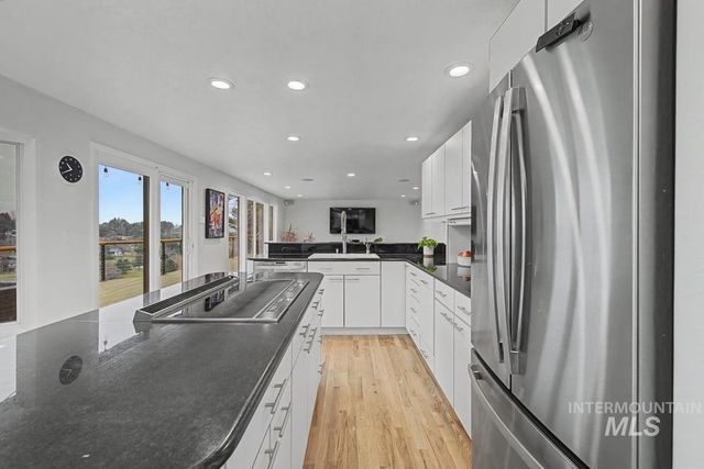 555 E Braemere Drive, Boise, ID 83702