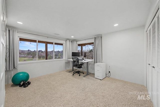 555 E Braemere Drive, Boise, ID 83702