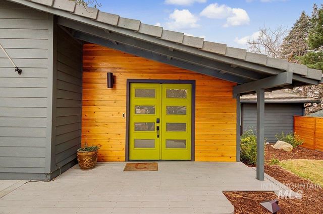 555 E Braemere Drive, Boise, ID 83702