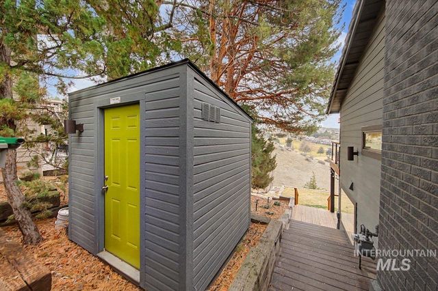 555 E Braemere Drive, Boise, ID 83702