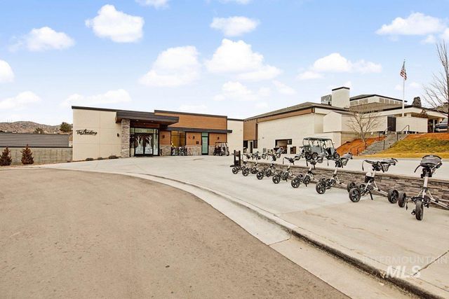 555 E Braemere Drive, Boise, ID 83702