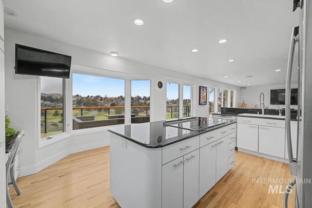 555 E Braemere Drive, Boise, ID 83702