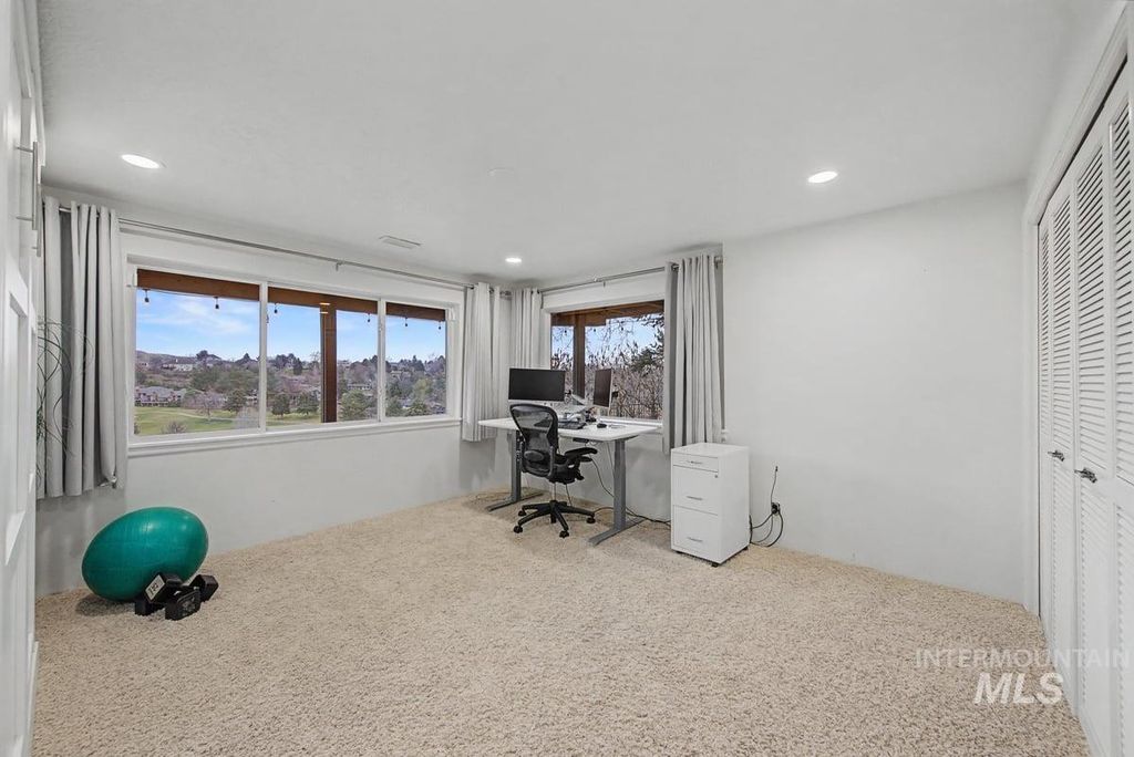 555 E Braemere Drive, Boise, ID 83702 photo 19