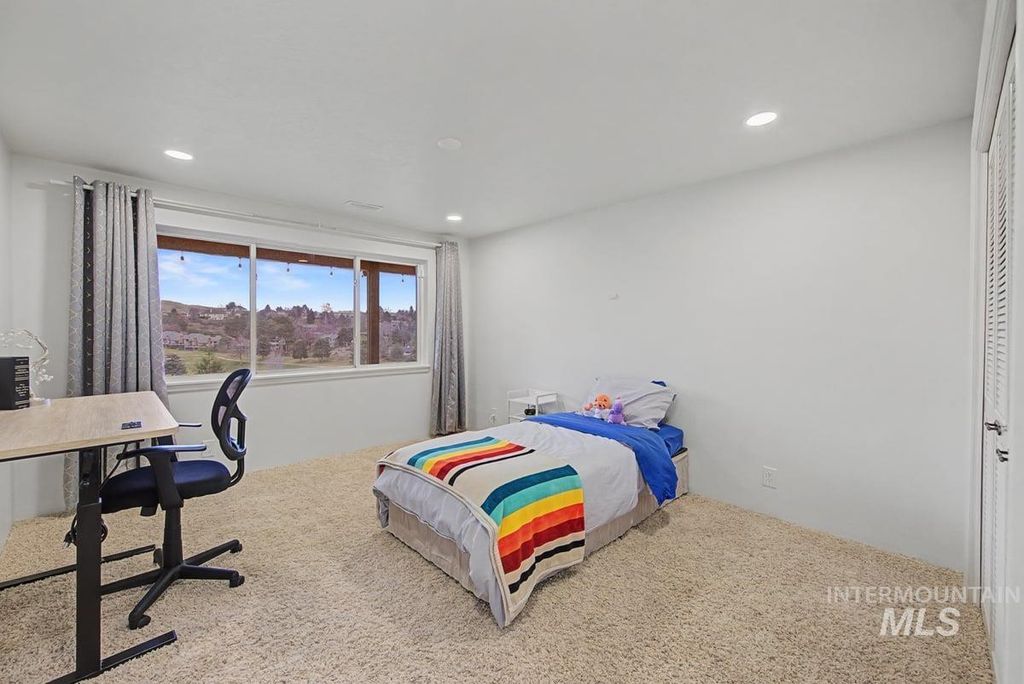 555 E Braemere Drive, Boise, ID 83702 photo 22