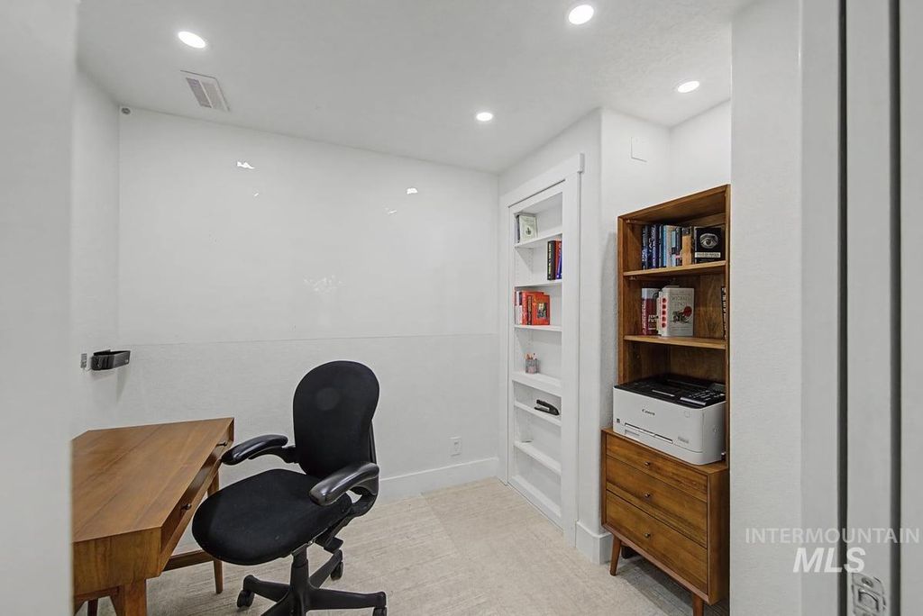 555 E Braemere Drive, Boise, ID 83702 photo 24