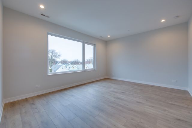 4316 N Kimball Avenue 2N, Chicago, IL 60618