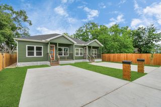 4909 Higgins Street A/B, Houston, TX 77033
