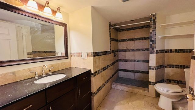 206 Winchester St 206, Brookline, MA 02446