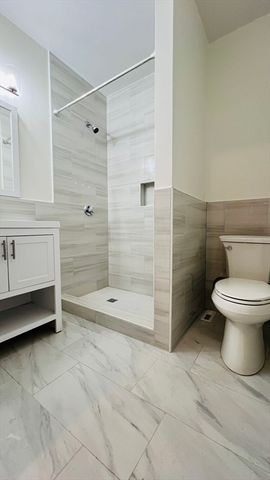 206 Winchester St 206, Brookline, MA 02446