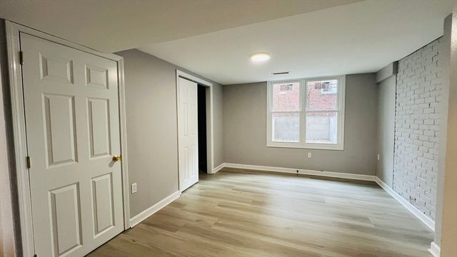 206 Winchester St 206, Brookline, MA 02446