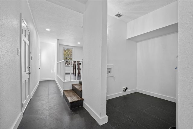 1012 E MAIN, Sinton, TX 78387