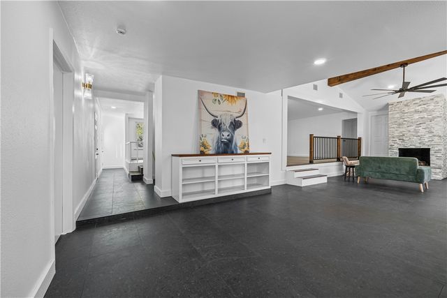 1012 E MAIN, Sinton, TX 78387