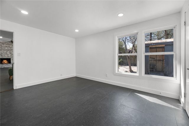 1012 E MAIN, Sinton, TX 78387