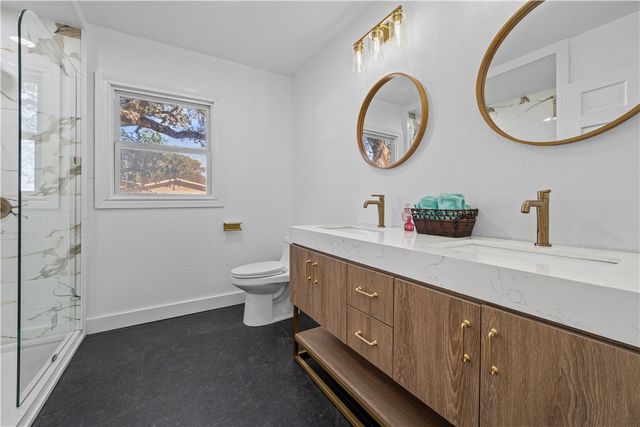 1012 E MAIN, Sinton, TX 78387