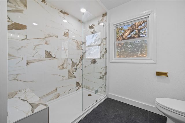 1012 E MAIN, Sinton, TX 78387