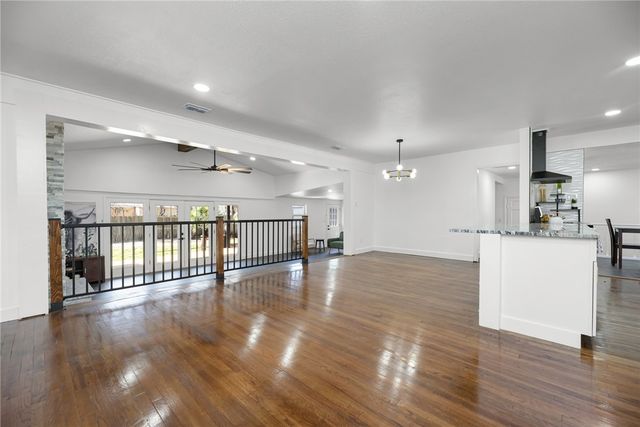 1012 E MAIN, Sinton, TX 78387