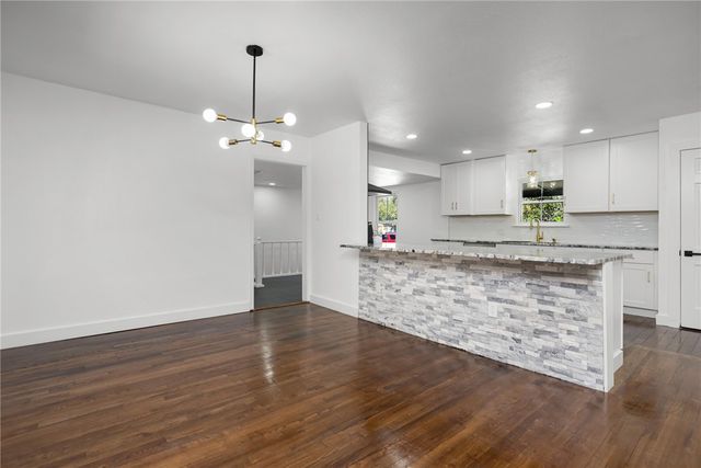 1012 E MAIN, Sinton, TX 78387