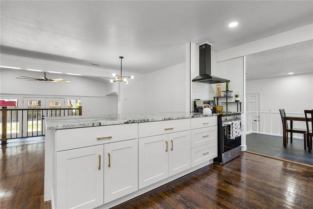 1012 E MAIN, Sinton, TX 78387