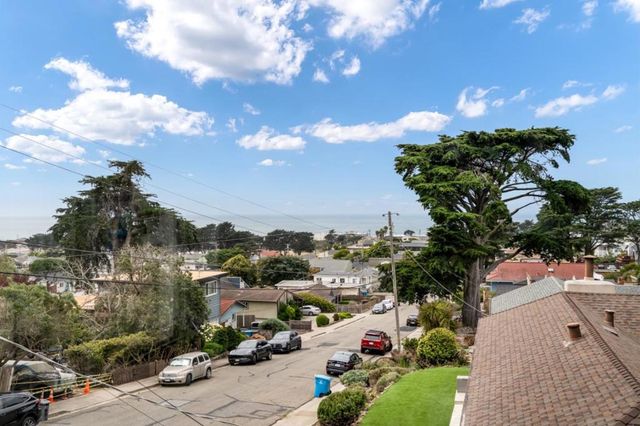 375 Bancroft Way, Pacifica, CA 94044
