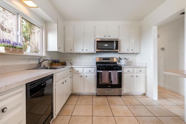 375 Bancroft Way, Pacifica, CA 94044