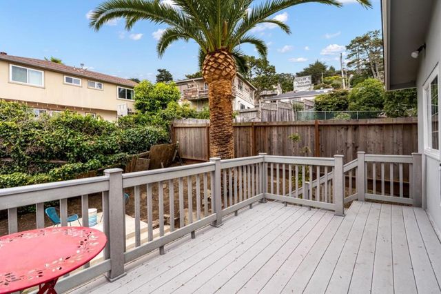375 Bancroft Way, Pacifica, CA 94044