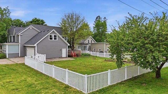 302 3rd Street W, Hastings, MN 55033