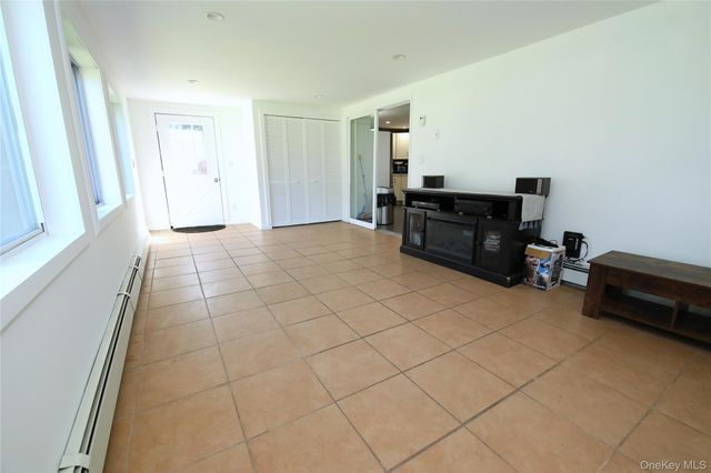 39 Split Cedar Drive, Islandia, NY 11749