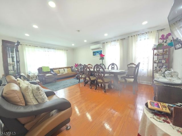 2032 E Saint Georges Ave, Linden City, NJ 07036