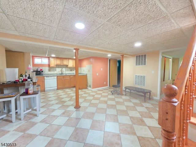 2032 E Saint Georges Ave, Linden City, NJ 07036