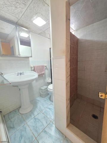2032 E Saint Georges Ave, Linden City, NJ 07036