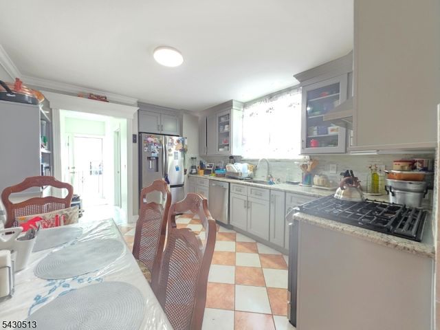 2032 E Saint Georges Ave, Linden City, NJ 07036