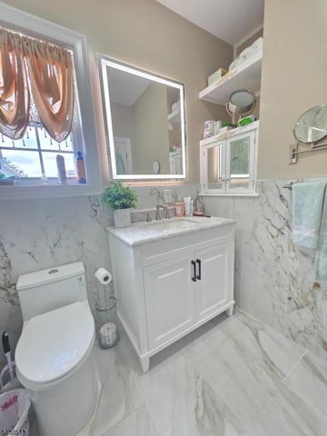 2032 E Saint Georges Ave, Linden City, NJ 07036