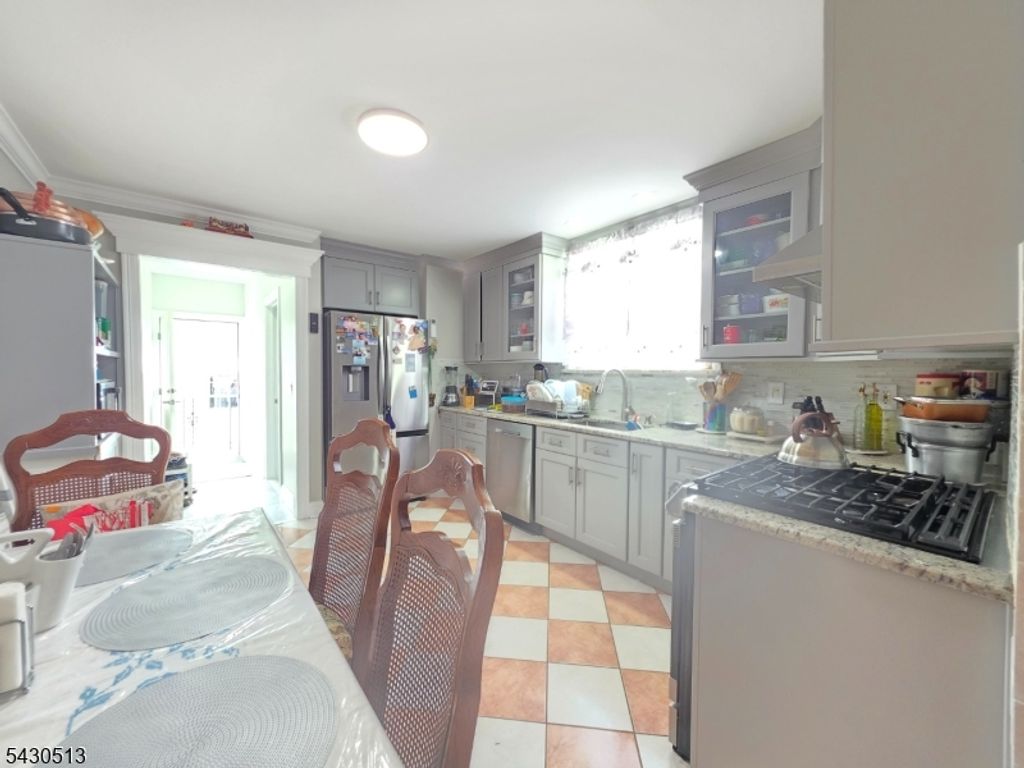 2032 E Saint Georges Ave, Linden City, NJ 07036 — photo 5