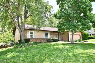 7 Spencer Path Drive, St Peters, MO 63376