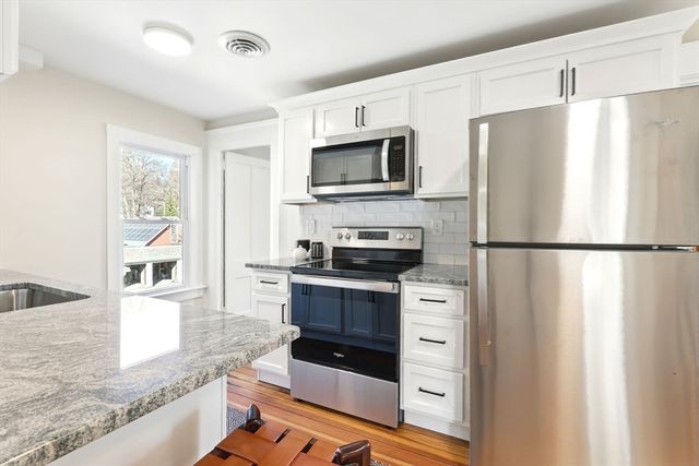 180 State Street B, Northampton, MA 01060
