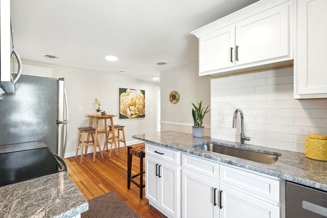 180 State Street B, Northampton, MA 01060