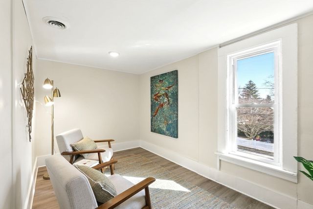 180 State Street B, Northampton, MA 01060
