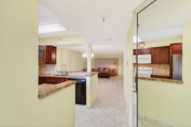 7076 Huntington Lane 608, Delray Beach, FL 33446
