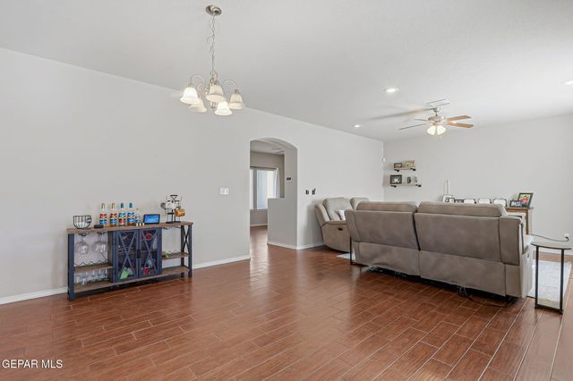 14372 Karen Point, El Paso, TX 79938