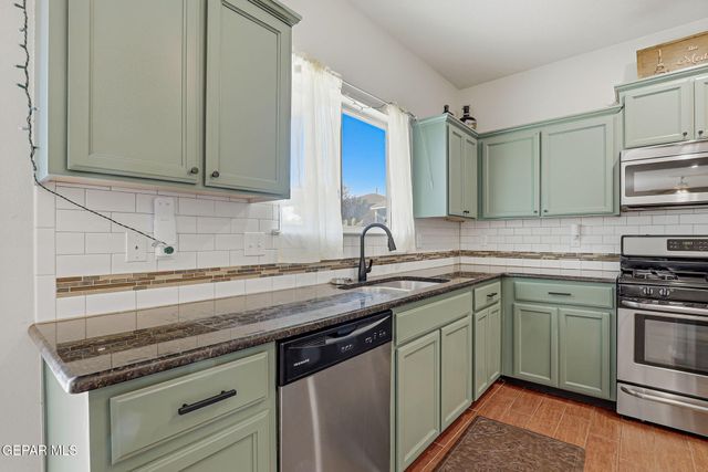 14372 Karen Point, El Paso, TX 79938