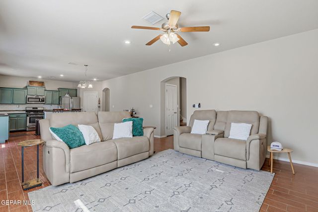 14372 Karen Point, El Paso, TX 79938