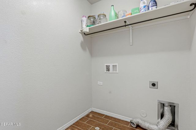 14372 Karen Point, El Paso, TX 79938