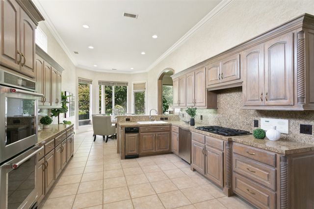 5864 Arrowhead Drive, Frisco, TX 75034