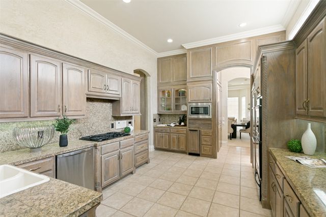 5864 Arrowhead Drive, Frisco, TX 75034