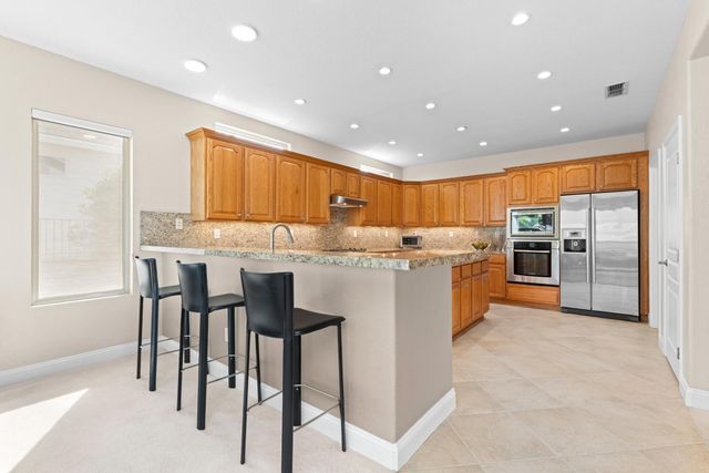 1523 Barn Valley Ln, Lincoln, CA 95648