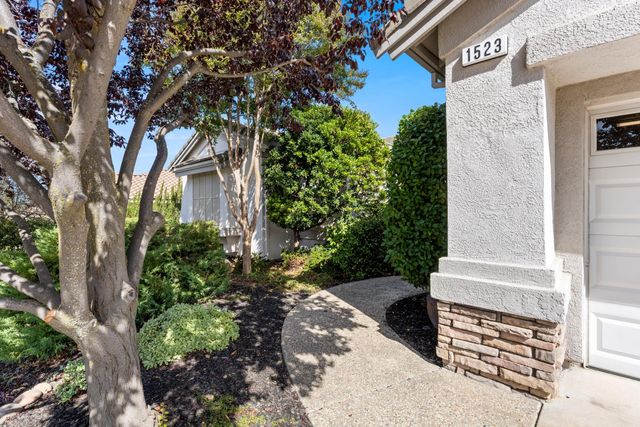 1523 Barn Valley Ln, Lincoln, CA 95648
