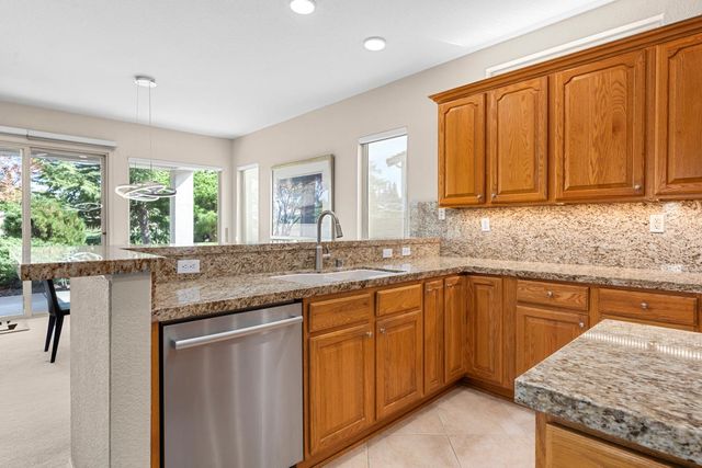 1523 Barn Valley Ln, Lincoln, CA 95648