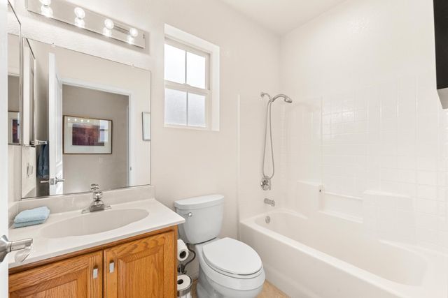 1523 Barn Valley Ln, Lincoln, CA 95648