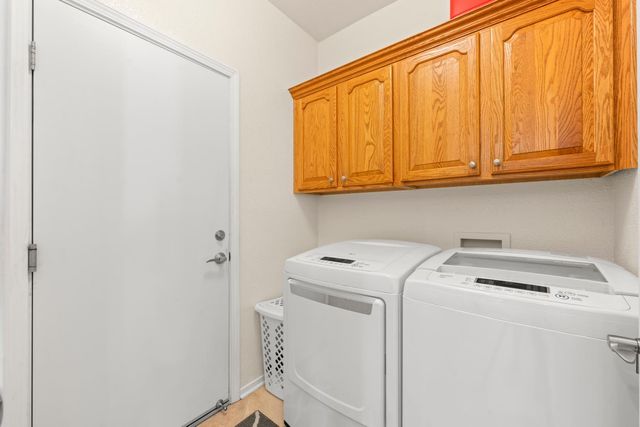 1523 Barn Valley Ln, Lincoln, CA 95648