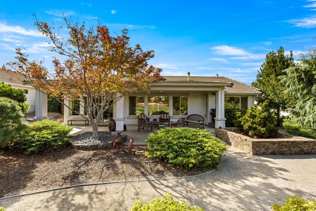 1523 Barn Valley Ln, Lincoln, CA 95648